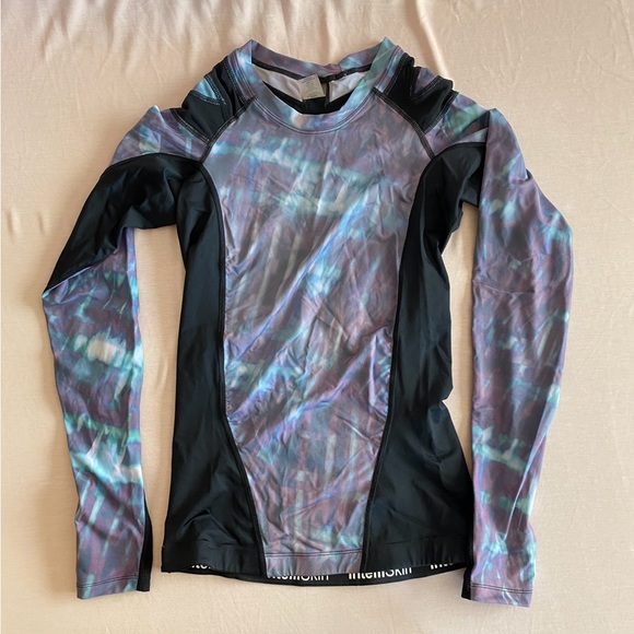 IntelliSkin Long Sleeved Foundation Tee - Picture 6 of 10